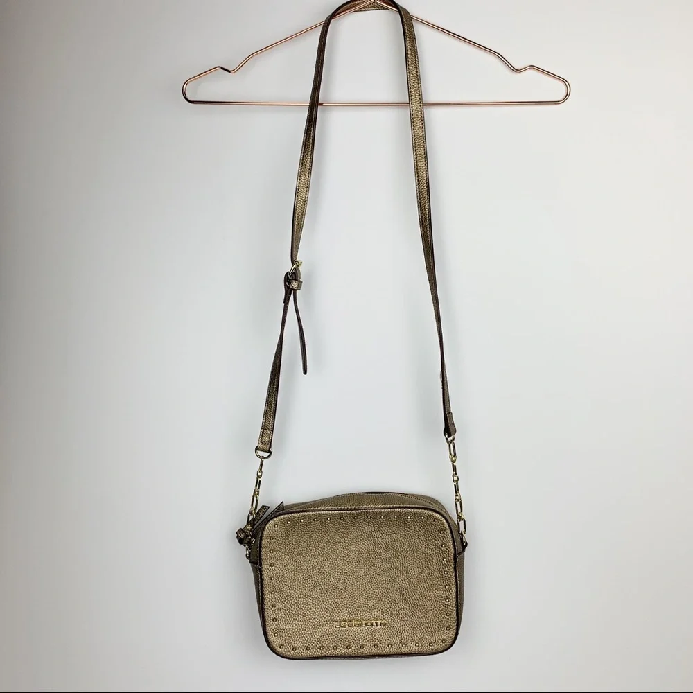Liz Claiborne Laura Camera‎ Crossbody Metallic